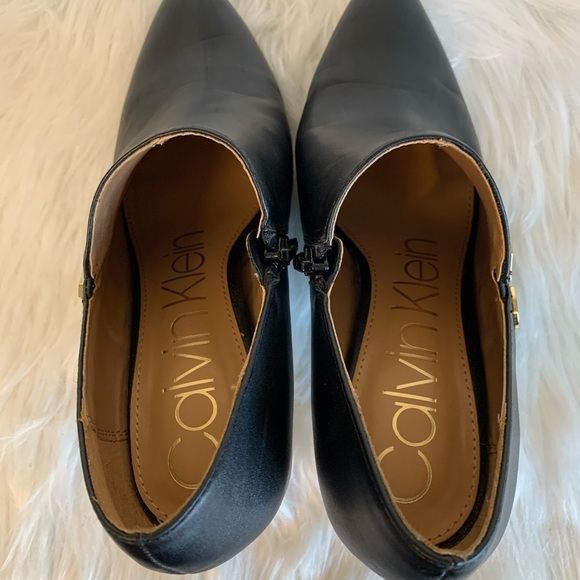 Calvin Klein Black Heels with Pointed Toe and Buckle - Picture 7 of 8